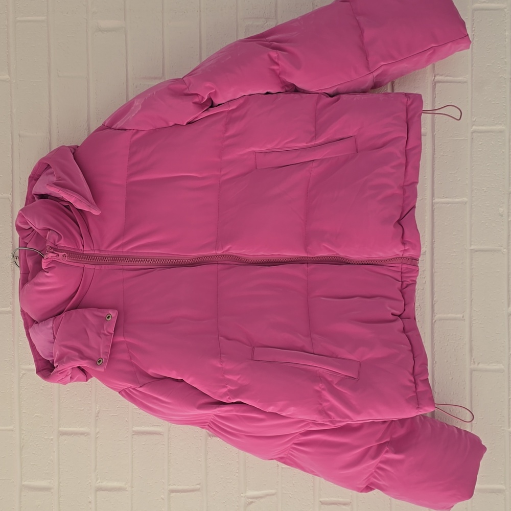 Easel Los Angeles Cropped Puffer Pink Color Size L NWOT Vibrant
